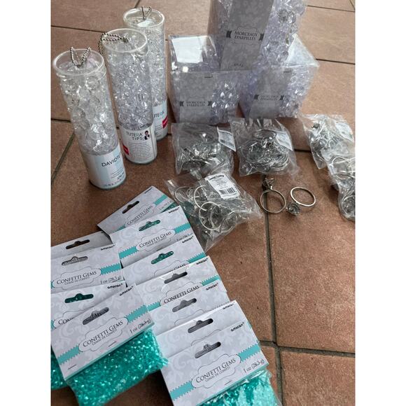Wedding/Party decorations Tiffany blue and diamond type gems, wedding ring decor - Picture 1 of 9
